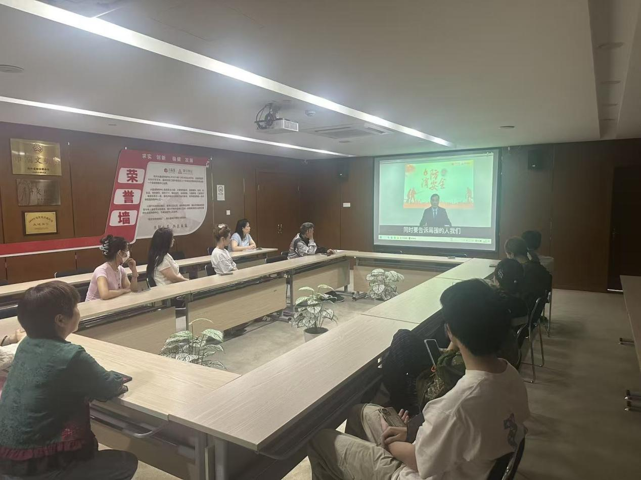 钱江商城开展新商户培训 牢记规范经营与消防安全学习